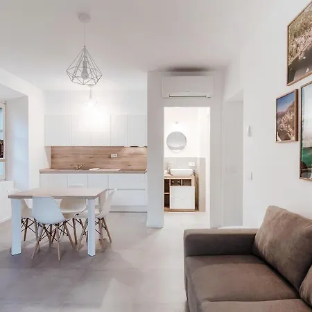 Palazzo Marinetti - By Myhomeincomo * Комо