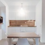Apartamento Palazzo Marinetti - By Myhomeincomo Como