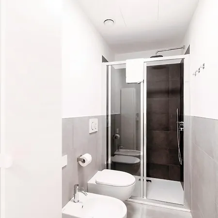 Daire Palazzo Marinetti - By Myhomeincomo *