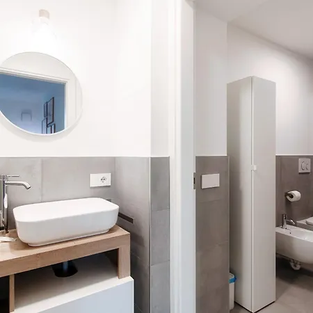 Palazzo Marinetti - By Myhomeincomo Apartamento