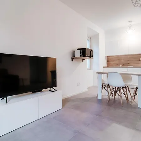 Apartamento Palazzo Marinetti - By Myhomeincomo Como