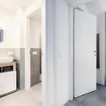 Palazzo Marinetti - By Myhomeincomo דירה